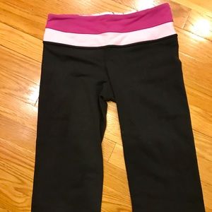 Lululemon Mid- Rise Crop Yoga Pant